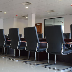 Paddy's Hotel & Apartments 